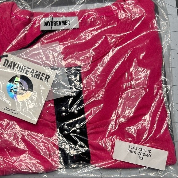 NWT DAYDREAMER Hook & Eye Baby Tee in Cosmo 100% Cotton Size SX - Picture 3 of 13